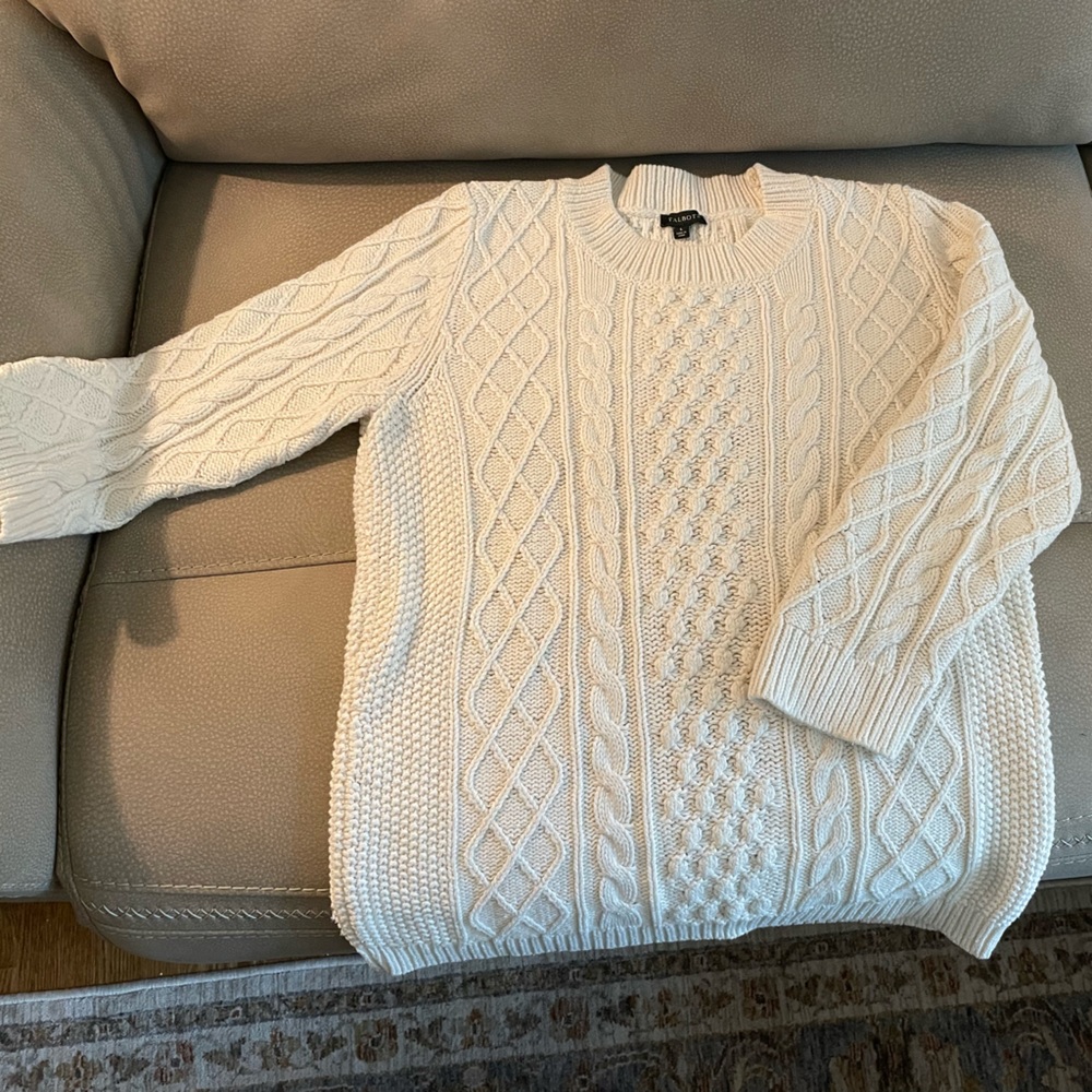 Cableknit sweater